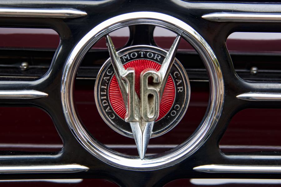  Cadillac V16 All-Weather Phaeton by Fisher 1932 года  (фото 12 из 16)
